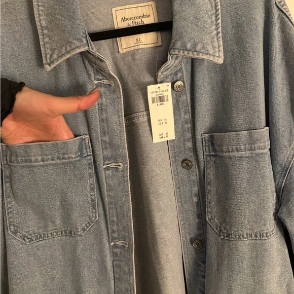 Abercrombie & Fitch Women's Light Blue Jean Jacket - Picture 4 of 5